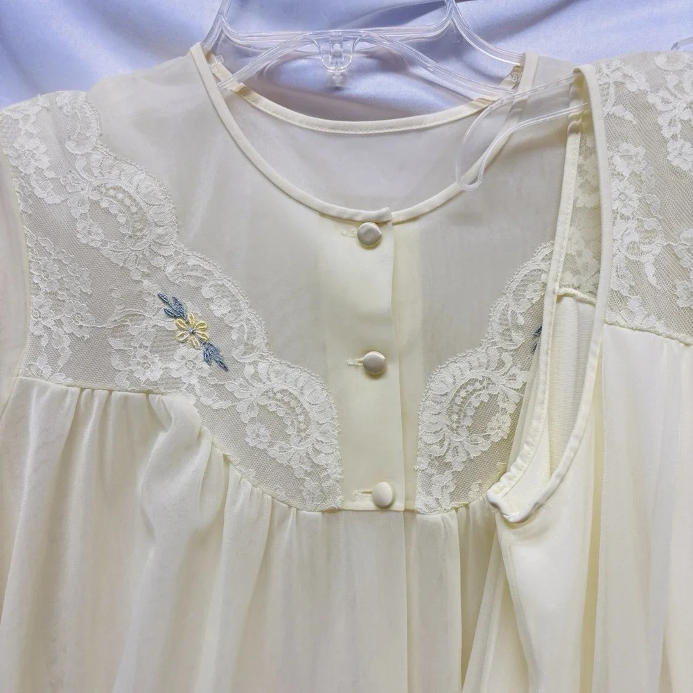 VTG Shadowline Bridal SILKY‎ Peignoir Lace Trim Embroidered Nylon Robe Nightgown